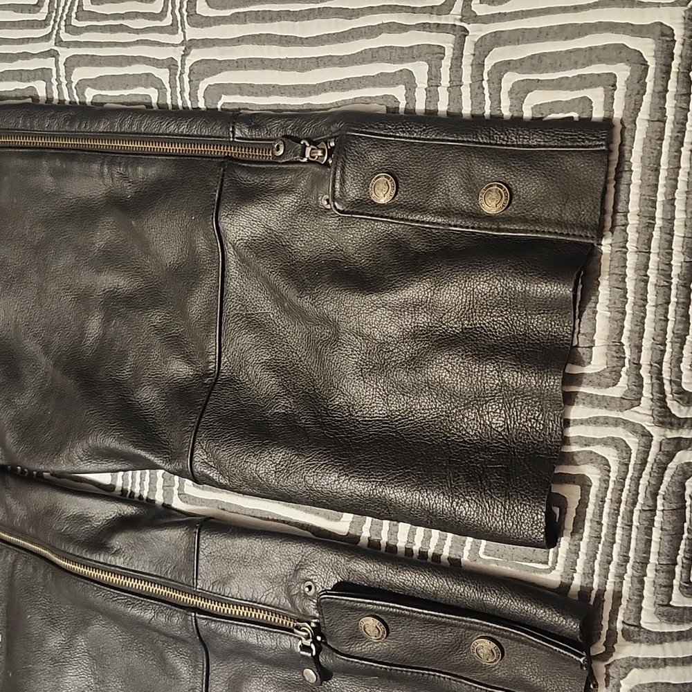 Harley Davidson Riding Leather Chaps - Picture 2 of 4
